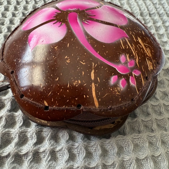 Gorgeous Coconut Shell Coin purses! - Picture 7 of 7